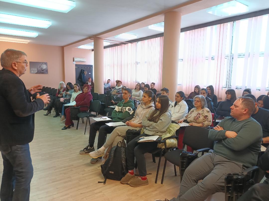 Одржан једнодневни семинар „Од образовања до економске независности – равноправне у животу и раду“